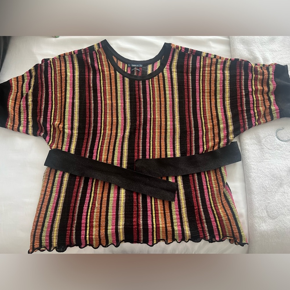 ZARA Multicolor Striped Top. Knit/Stretch Fabric. Size Small that fits up to XL